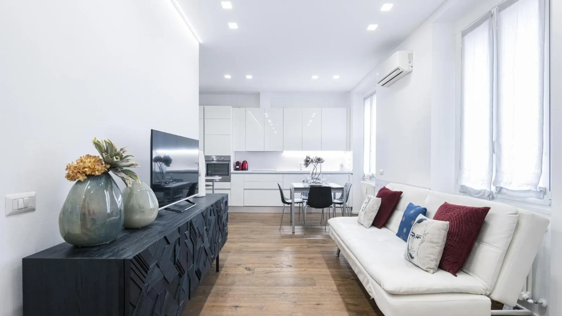 Easylife - Moderno E Chic Con Led Atmosferici Apartment Milan