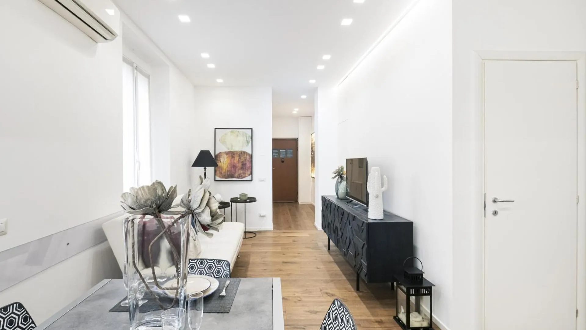 Easylife - Moderno E Chic Con Led Atmosferici Apartment Milan